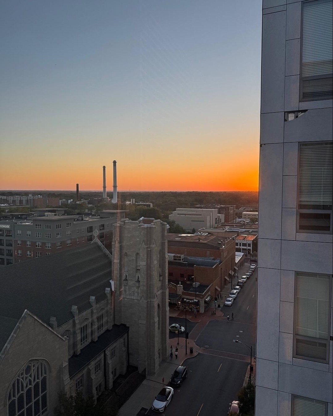 So lonely in here\u2026 we're scrolling through Community Rewards photos just to feel something \ud83e\udee0\ud83d\udcf8\n\nCurrent resident and not signed up yet? You're missing out on free money for interacting with your neighbors and sharing your Rise experience.\n\nSign up today, start sharing, start earning \ud83d\udcb8\u2728